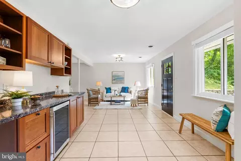 Entry Way - 511 Forest Rd, Riva, MD 21140 photo 4 of 5