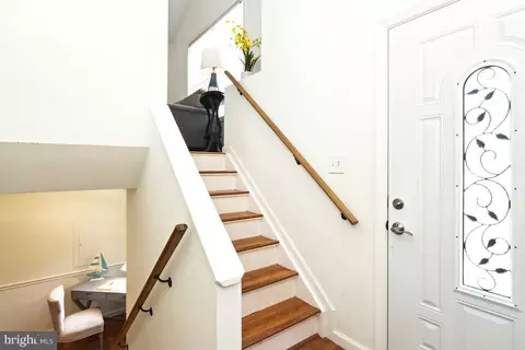 Entry Way - 1640 Fairhill Dr, Edgewater, MD 21037 photo 1 of 3