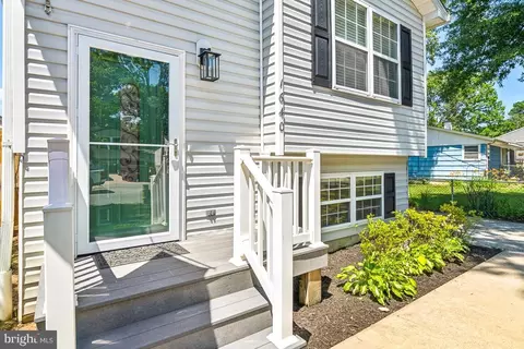 Exterior - 1640 Fairhill Dr, Edgewater, MD 21037 photo 3 of 9