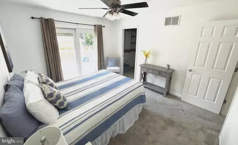 Bedroom - 1640 Fairhill Dr, Edgewater, MD 21037 photo 2 of 6