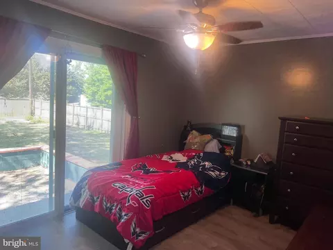 Bedroom - 8580 Main Ave, Pasadena, MD 21122 photo 2 of 3
