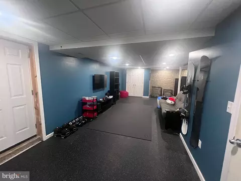 Entry Way - 8580 Main Ave, Pasadena, MD 21122 photo 2 of 2