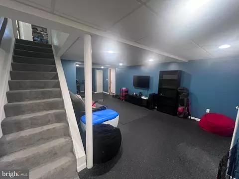 Entry Way - 8580 Main Ave, Pasadena, MD 21122 photo 1 of 2