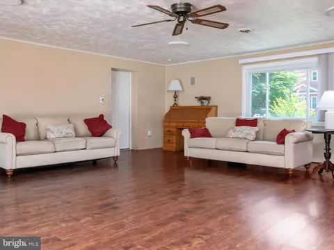 Living - 1619 Midland Rd, Edgewater, MD 21037 photo 4 of 6