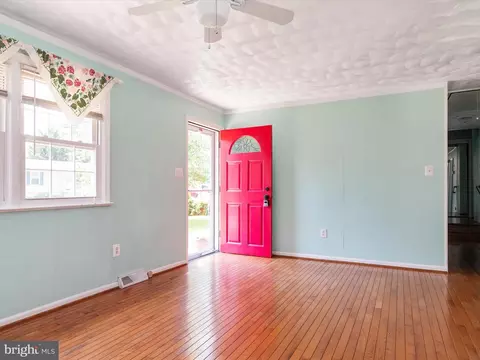 Living - 1619 Midland Rd, Edgewater, MD 21037 photo 1 of 6