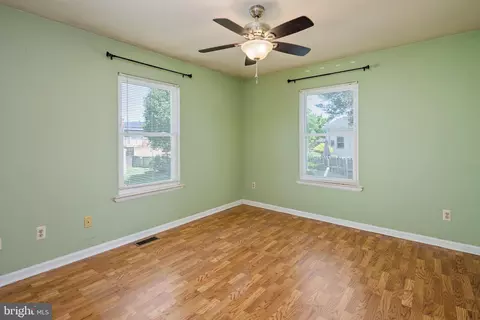 8431 Kenton Rd, Pasadena, MD 21122 photo 10