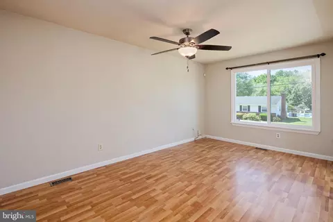 8431 Kenton Rd, Pasadena, MD 21122 photo 9