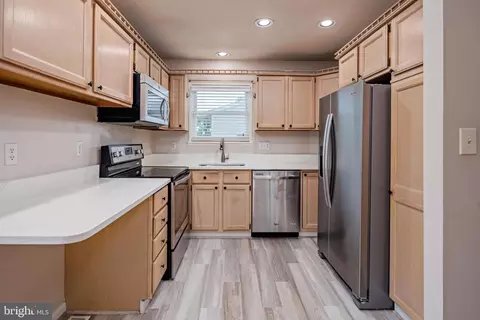 8431 Kenton Rd, Pasadena, MD 21122 photo 8