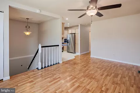 8431 Kenton Rd, Pasadena, MD 21122 photo 4