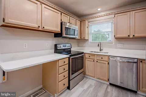 8431 Kenton Rd, Pasadena, MD 21122 photo 6