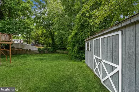 Exterior - 1099 Locust Dr, Pasadena, MD 21122 photo 3 of 5