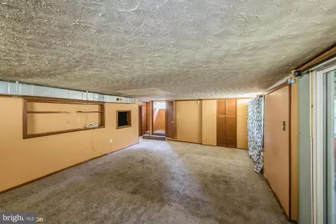 Living - 1099 Locust Dr, Pasadena, MD 21122 photo 2 of 2