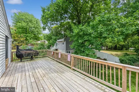 Exterior - 1099 Locust Dr, Pasadena, MD 21122 photo 5 of 5