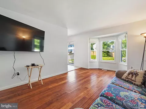 Living - 7753 Everd Ave, Pasadena, MD 21122 photo 2 of 6