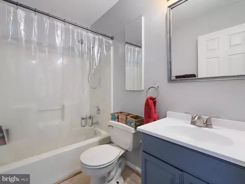 Bath - 7753 Everd Ave, Pasadena, MD 21122 photo 1 of 2