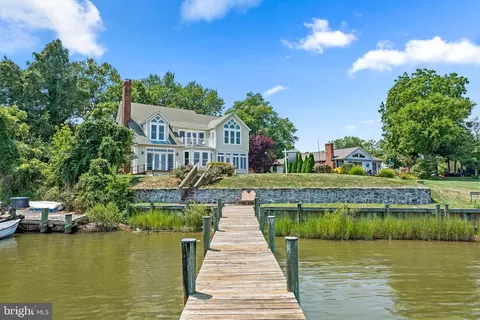 916 Mulberry Ln, Galesville, MD 20765