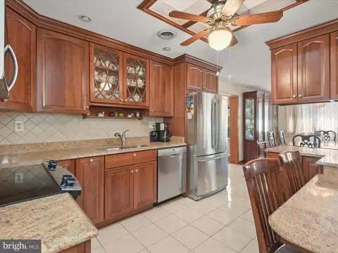 7434 Hickory Ln, Hanover, MD 21076 photo 6
