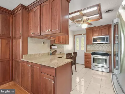 7434 Hickory Ln, Hanover, MD 21076 photo 12