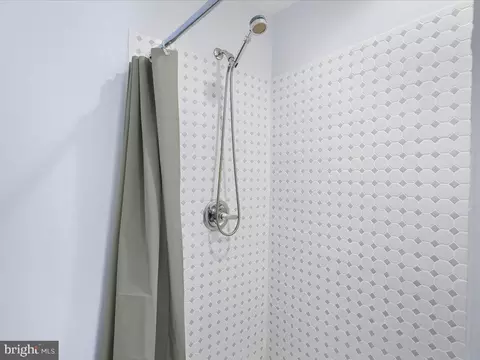 Bath - 1080 Broadview Dr, Annapolis, MD 21409 photo 3 of 5