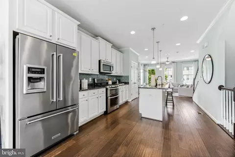 7483 Ashmore Ave, Glen Burnie, MD 21060