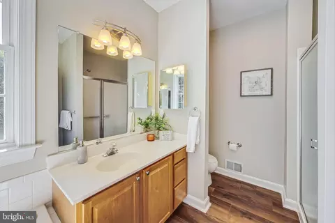 Bath - 1909 Cameron Ridge Rd, Hanover, MD 21076 photo 2 of 5