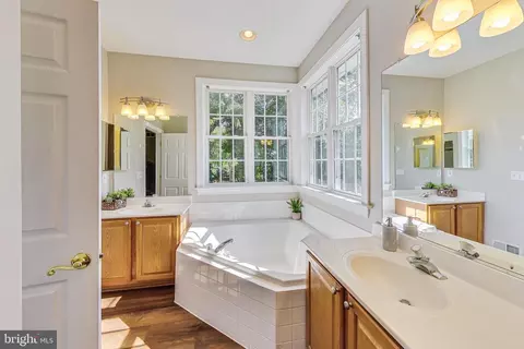 Bath - 1909 Cameron Ridge Rd, Hanover, MD 21076 photo 3 of 5