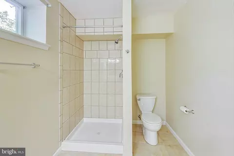 Bath - 1909 Cameron Ridge Rd, Hanover, MD 21076 photo 5 of 5