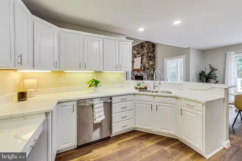 Kitchen - 1909 Cameron Ridge Rd, Hanover, MD 21076 photo 2 of 3