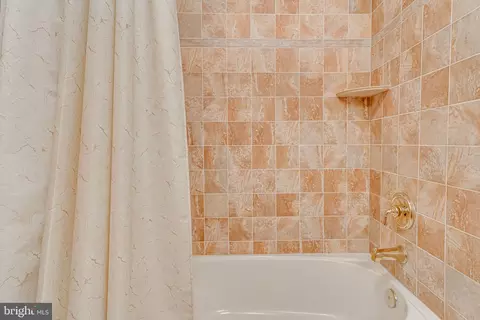 Bath - 5708 Iron Stone Rd, Lothian, MD 20711 photo 9 of 11
