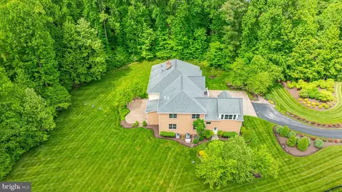 View/Area - 5708 Iron Stone Rd, Lothian, MD 20711 photo 2 of 4