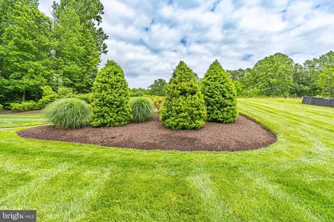 Exterior - 5708 Iron Stone Rd, Lothian, MD 20711 photo 11 of 23