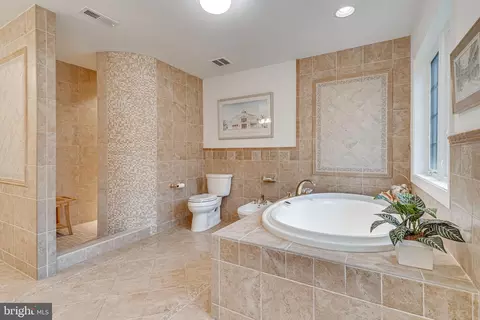 Bath - 5708 Iron Stone Rd, Lothian, MD 20711 photo 4 of 11
