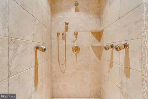 Bath - 5708 Iron Stone Rd, Lothian, MD 20711 photo 7 of 11