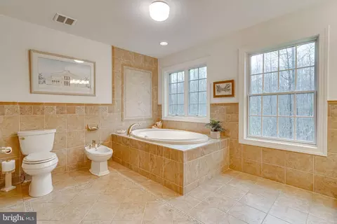 Bath - 5708 Iron Stone Rd, Lothian, MD 20711 photo 3 of 11