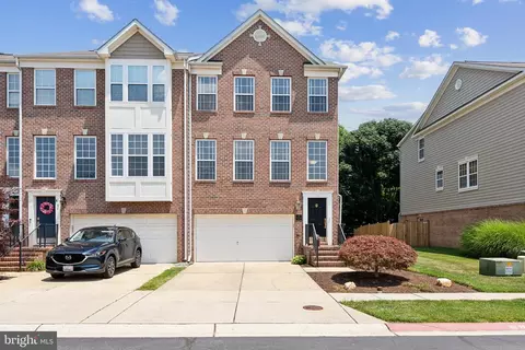 82 Two Rivers Dr, Edgewater, MD 21037