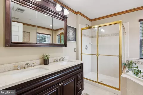 Bath - 82 Two Rivers Dr, Edgewater, MD 21037 photo 1 of 4