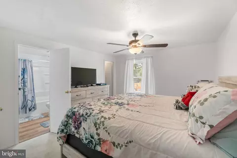 7909 Kings Bench Pl, Pasadena, MD 21122 photo 15