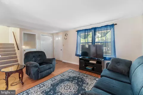 7909 Kings Bench Pl, Pasadena, MD 21122 photo 9