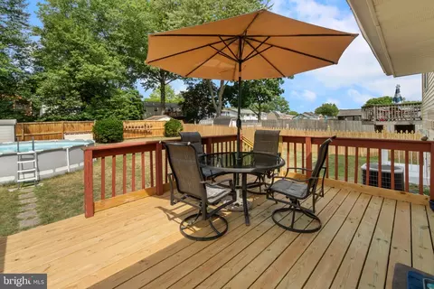 7909 Kings Bench Pl, Pasadena, MD 21122 photo 24