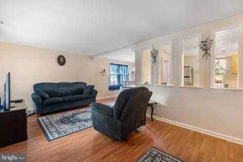 7909 Kings Bench Pl, Pasadena, MD 21122 photo 8