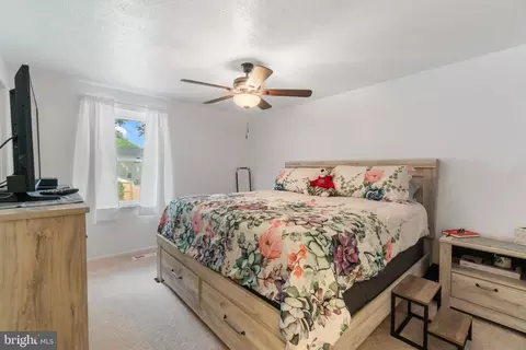 7909 Kings Bench Pl, Pasadena, MD 21122 photo 16