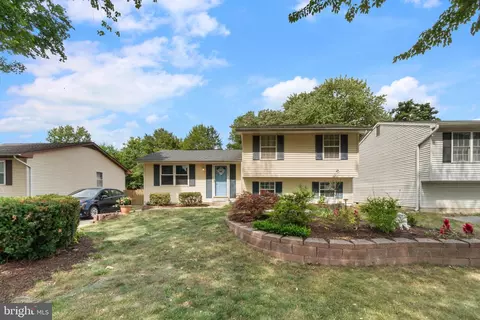 7909 Kings Bench Pl, Pasadena, MD 21122 photo 4