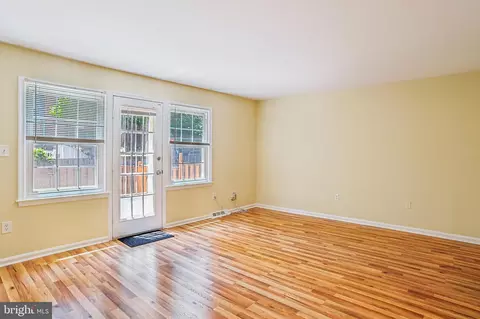 Living - 1225 Brunswick Ct, Arnold, MD 21012 photo 2 of 6