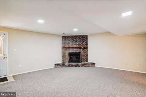 Living - 1225 Brunswick Ct, Arnold, MD 21012 photo 5 of 6