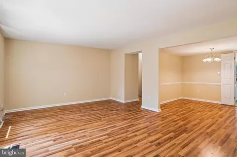 Living - 1225 Brunswick Ct, Arnold, MD 21012 photo 4 of 6
