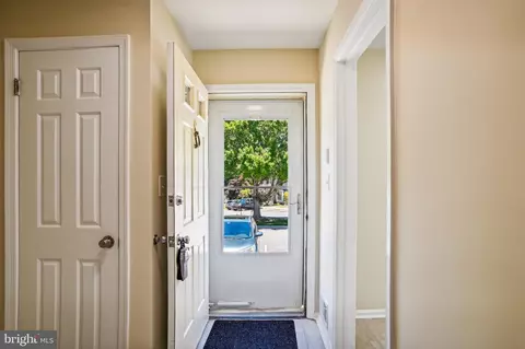 Entry Way - 1225 Brunswick Ct, Arnold, MD 21012 photo 1 of 2