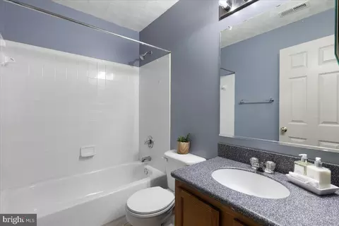 Bath - 2002 Watch Point Ct, Odenton, MD 21113 photo 1 of 3