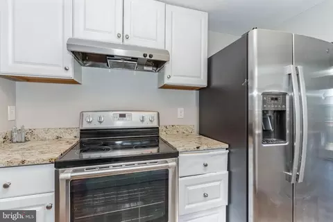 Kitchen - 1708 Potomac Rd, Edgewater, MD 21037 photo 2 of 2