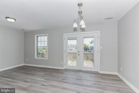 Living - 1708 Potomac Rd, Edgewater, MD 21037 photo 2 of 3