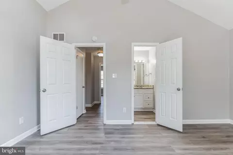 Entry Way - 1708 Potomac Rd, Edgewater, MD 21037 photo 8 of 8